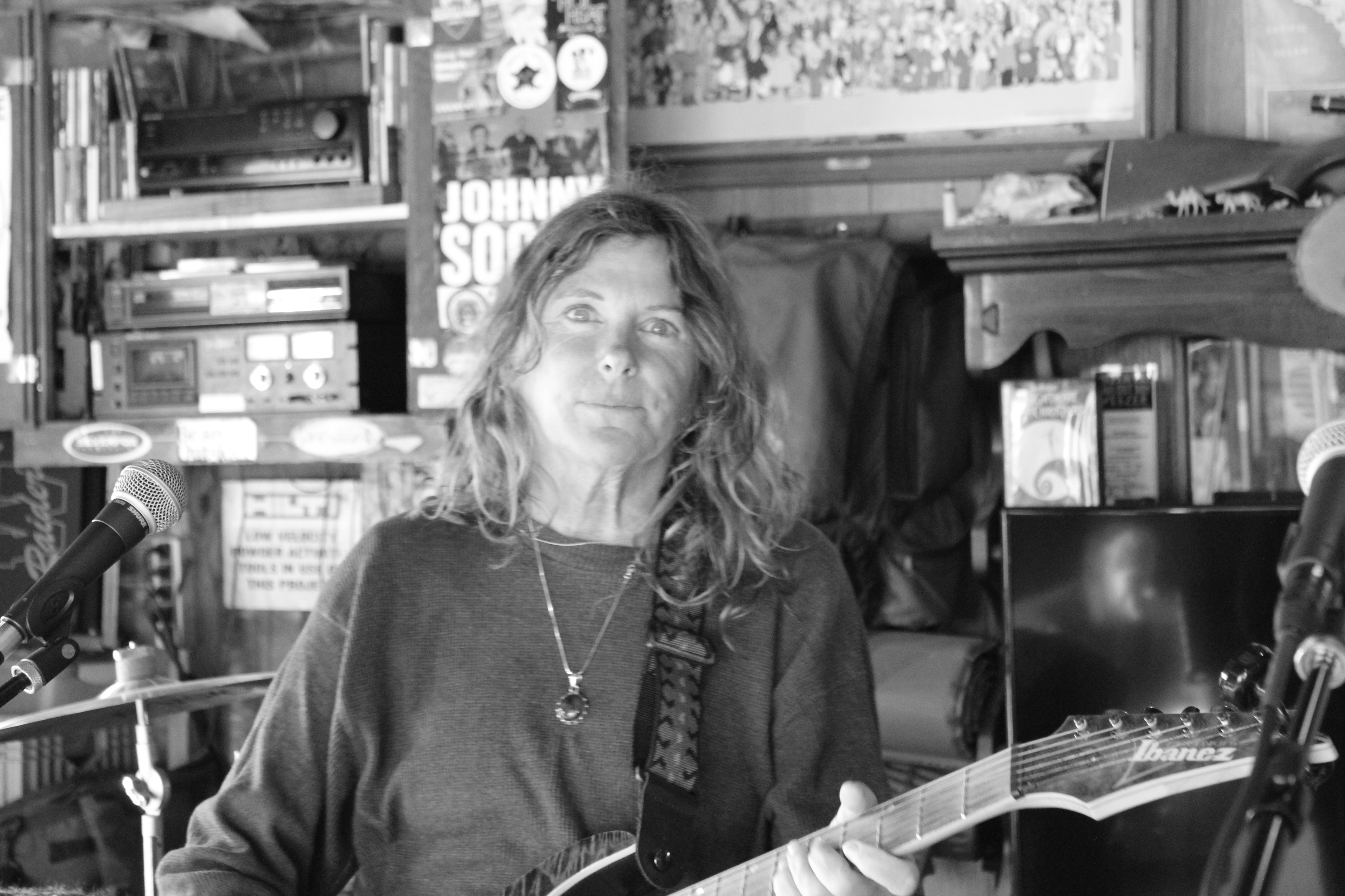 Kim 'Kimmy' Mayo - Guitar / Vocals / Originality